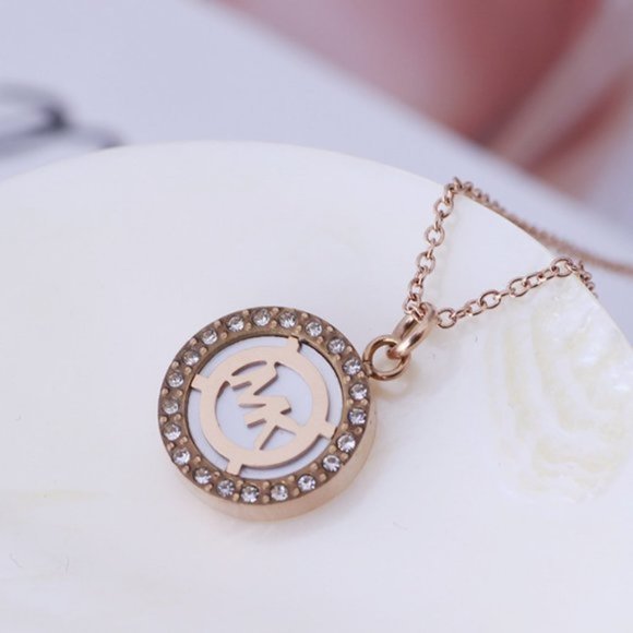 Michael Kors Simple Zircon Shell Necklace - Picture 6 of 6